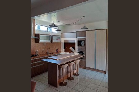 Casa para alugar com 200m², 4 quartos e 4 vagasCozinha