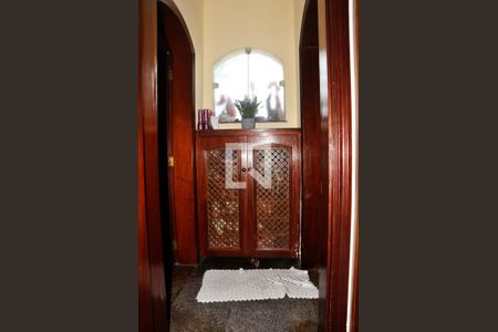 Casa para alugar com 482m², 4 quartos e 4 vagasBanheiro