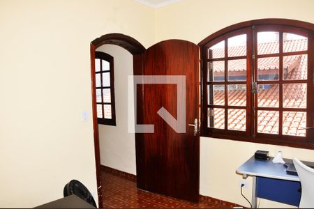 Casa para alugar com 482m², 4 quartos e 4 vagasEscritório