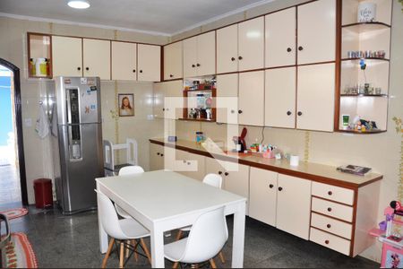 Casa para alugar com 482m², 4 quartos e 4 vagasCozinha