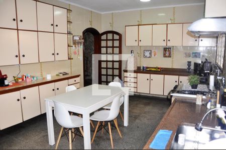 Casa para alugar com 482m², 4 quartos e 4 vagasCozinha