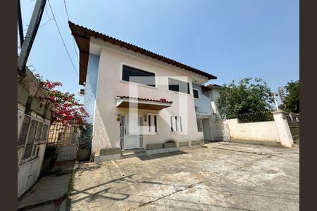 Casa para alugar com 120m², 6 quartos e 2 vagas Casa para alugar com 120m², 6 quartos e 2 vagasFachada da casa