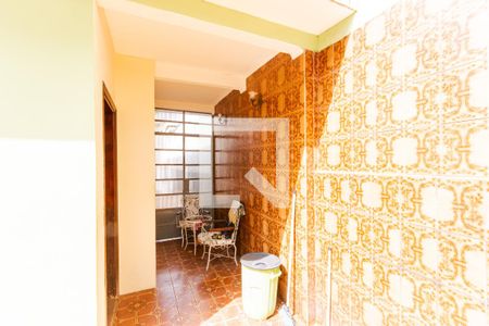 Garagem de casa à venda com 2 quartos, 300m² em Parque Oratório, Santo André