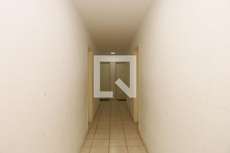 Apartamento para alugar com 47m², 2 quartos e sem vagaÁrea comum - Saguão do andar