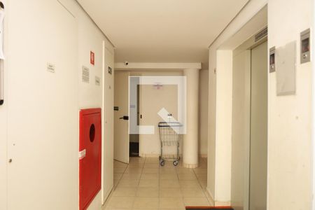 Apartamento para alugar com 47m², 2 quartos e sem vagaÁrea comum - Saguão do prédio