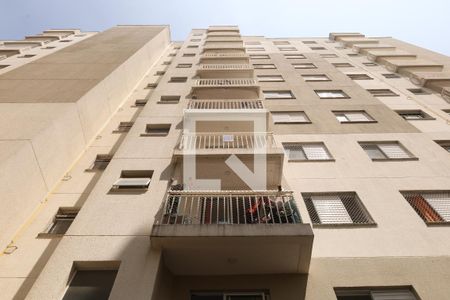 Apartamento para alugar com 47m², 2 quartos e sem vagaPlaca instalada na grade da sacada