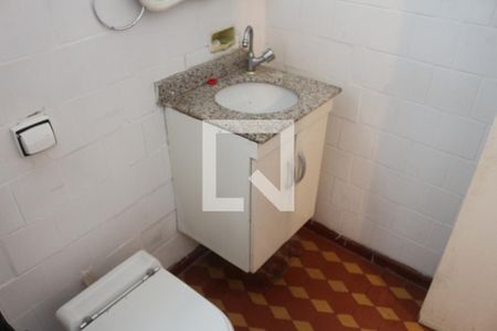 Casa à venda com 110m², 2 quartos e 1 vagaBanheiro 1