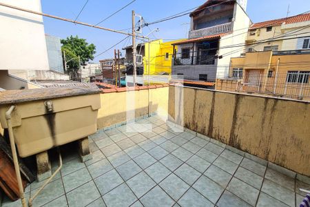 Casa à venda com 100m², 2 quartos e 2 vagasQuintal