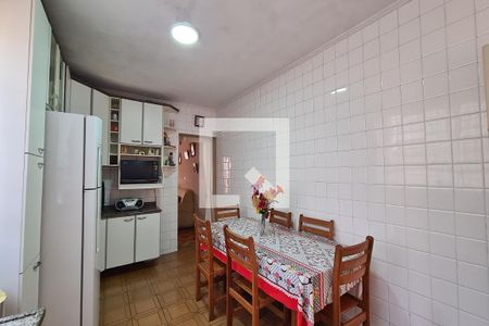 Casa à venda com 100m², 2 quartos e 2 vagasCozinha