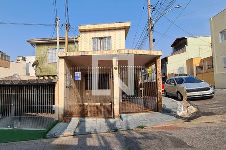 Casa à venda com 100m², 2 quartos e 2 vagasFachada