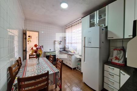 Casa à venda com 100m², 2 quartos e 2 vagasCozinha