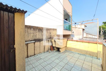Casa à venda com 100m², 2 quartos e 2 vagasQuintal