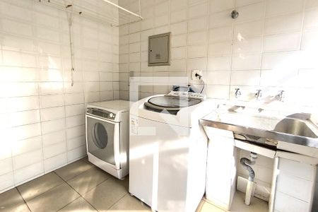 Casa de condomínio à venda com 1000m², 4 quartos e 4 vagasÁrea de Serviço