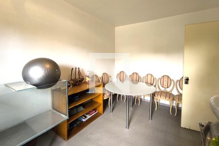 Casa de condomínio à venda com 1000m², 4 quartos e 4 vagasQuarto 8