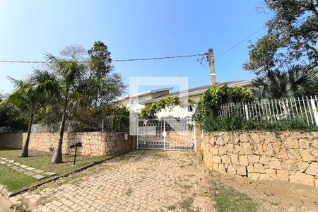 Casa de condomínio à venda com 1000m², 4 quartos e 4 vagasFachada