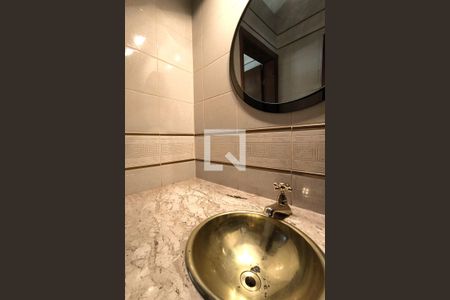 Casa de condomínio à venda com 1000m², 4 quartos e 4 vagasBanheiro 2