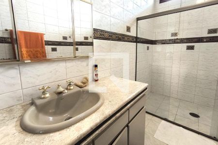 Casa de condomínio à venda com 1000m², 4 quartos e 4 vagasBanheiro do Quarto 4