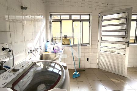 Casa de condomínio à venda com 1000m², 4 quartos e 4 vagasÁrea de Serviço