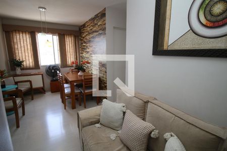 Sala de apartamento à venda com 2 quartos, 47m² em Olaria, Rio de Janeiro