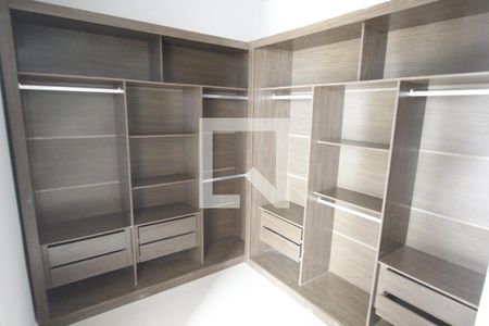 Casa para alugar com 240m², 4 quartos e 5 vagasCloset da suíte 2