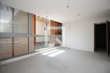 Casa à venda com 557m², 4 quartos e 3 vagas Casa à venda com 557m², 4 quartos e 3 vagasSuíte 1