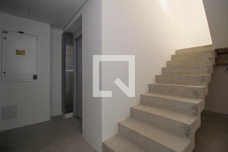 Casa à venda com 557m², 4 quartos e 3 vagas Casa à venda com 557m², 4 quartos e 3 vagasElevador/Escada da Área de serviço