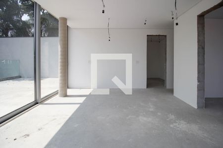 Casa à venda com 557m², 4 quartos e 3 vagas Casa à venda com 557m², 4 quartos e 3 vagasSuíte master