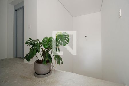 Casa à venda com 557m², 4 quartos e 3 vagas Casa à venda com 557m², 4 quartos e 3 vagasElevador/Escada da Suíte
