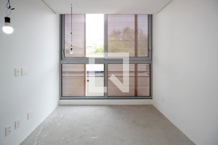 Casa à venda com 557m², 4 quartos e 3 vagas Casa à venda com 557m², 4 quartos e 3 vagassuite 2