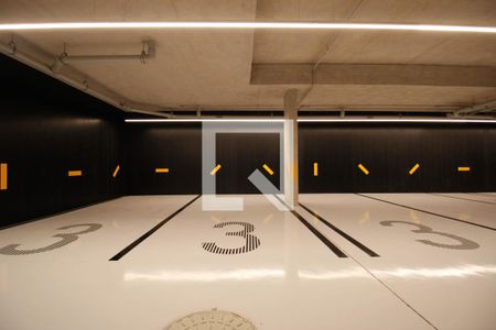 Casa à venda com 557m², 4 quartos e 3 vagas Casa à venda com 557m², 4 quartos e 3 vagasGaragem