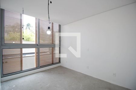 Casa à venda com 557m², 4 quartos e 3 vagas Casa à venda com 557m², 4 quartos e 3 vagassuite 2