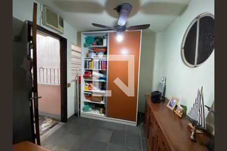 Casa à venda com 200m², 6 quartos e 3 vagasQuarto 4  casa 2