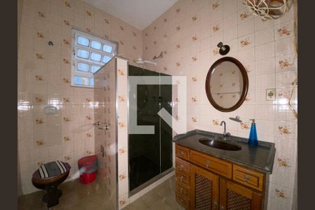 Casa à venda com 200m², 6 quartos e 3 vagasBanheiro