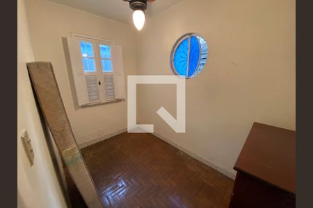 Casa à venda com 200m², 6 quartos e 3 vagasQuarto 2