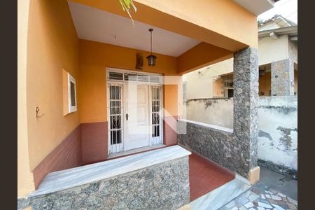 Casa à venda com 200m², 6 quartos e 3 vagasFrente