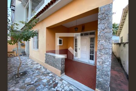 Casa à venda com 200m², 6 quartos e 3 vagasFrente