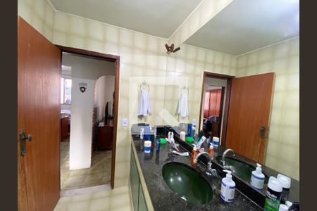 Casa à venda com 200m², 6 quartos e 3 vagasBanheiro casa 2