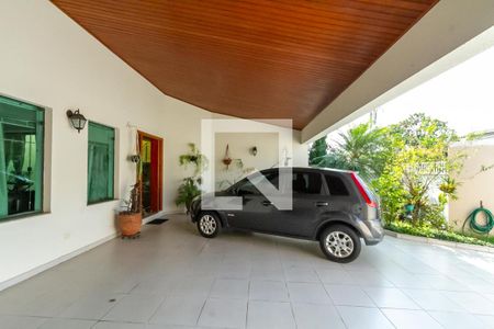 Casa à venda com 338m², 4 quartos e 4 vagasGaragem