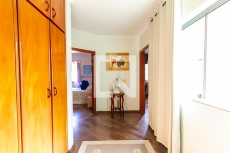 Casa à venda com 338m², 4 quartos e 4 vagasHall dos Quartos