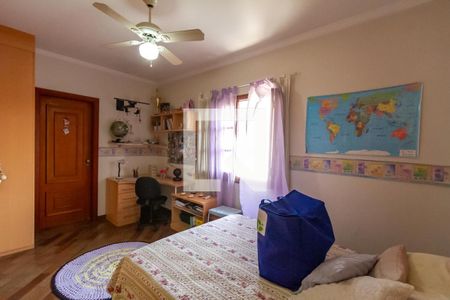 Casa à venda com 338m², 4 quartos e 4 vagasSuíte 3