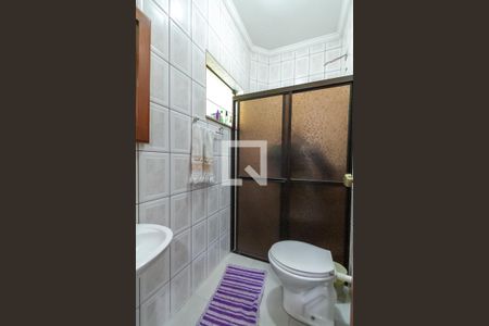 Casa à venda com 338m², 4 quartos e 4 vagasBanheiro de Serviço