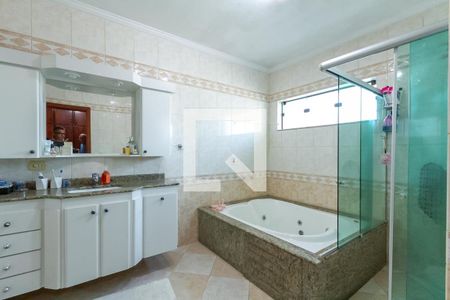 Casa à venda com 338m², 4 quartos e 4 vagasBanheiro da Suíte 1