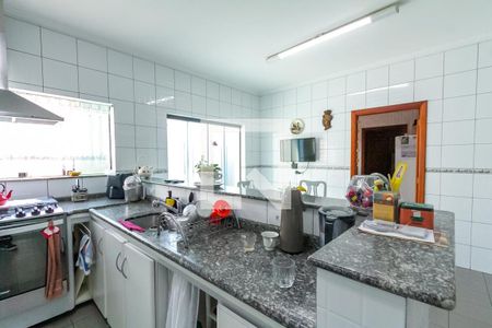 Casa à venda com 338m², 4 quartos e 4 vagasCozinha