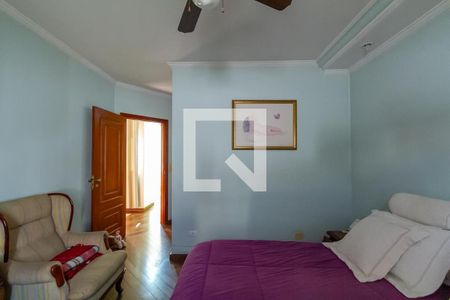 Casa à venda com 338m², 4 quartos e 4 vagasSuíte 1