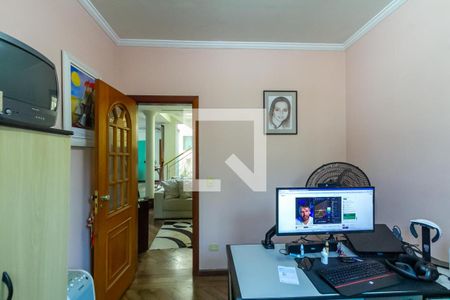 Casa à venda com 338m², 4 quartos e 4 vagasEscritório