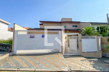 Casa à venda com 338m², 4 quartos e 4 vagasFachada