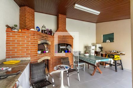 Casa à venda com 338m², 4 quartos e 4 vagasChurrasqueira