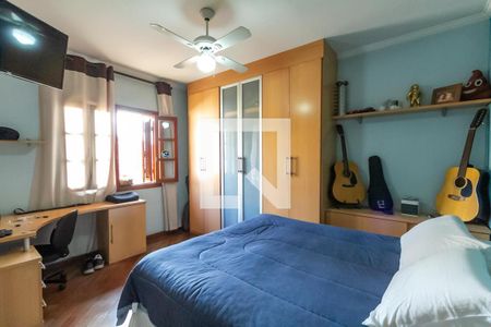 Casa à venda com 338m², 4 quartos e 4 vagasSuíte 2