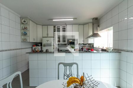 Casa à venda com 338m², 4 quartos e 4 vagasCozinha