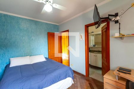 Casa à venda com 338m², 4 quartos e 4 vagasSuíte 2